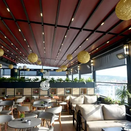 Perla E Dumrese, Bar-restaurant-hotel מלון Belsh