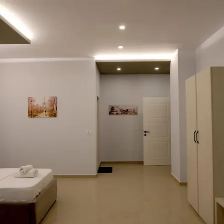Perla E Dumrese, Bar-restaurant-hotel מלון