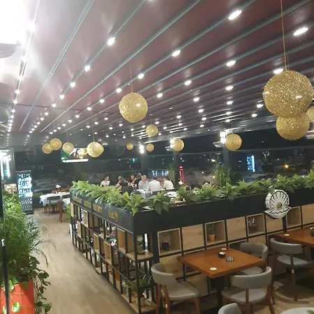 Hotel Perla E Dumrese, Bar-restaurant-hotel 4*