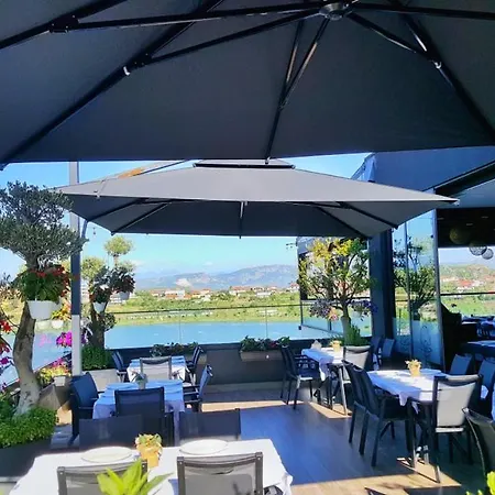 Perla E Dumrese, Bar-restaurant-hotel מלון Belsh