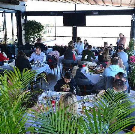 Perla E Dumrese, Bar-restaurant-hotel Belsh