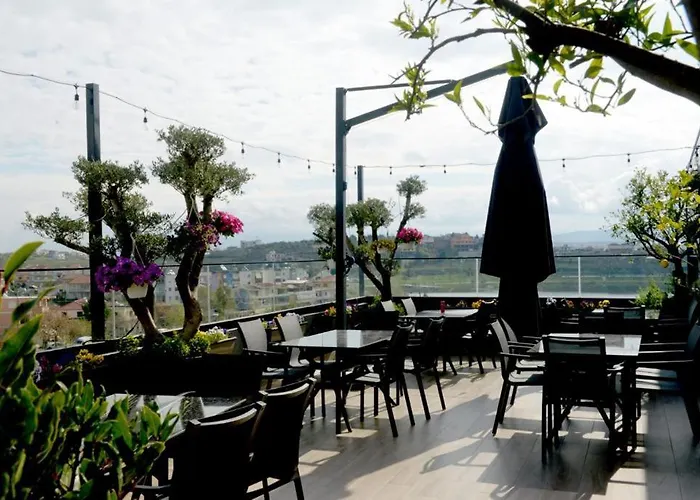 Perla E Dumrese, Bar-restaurant-hotel 4* Belsh