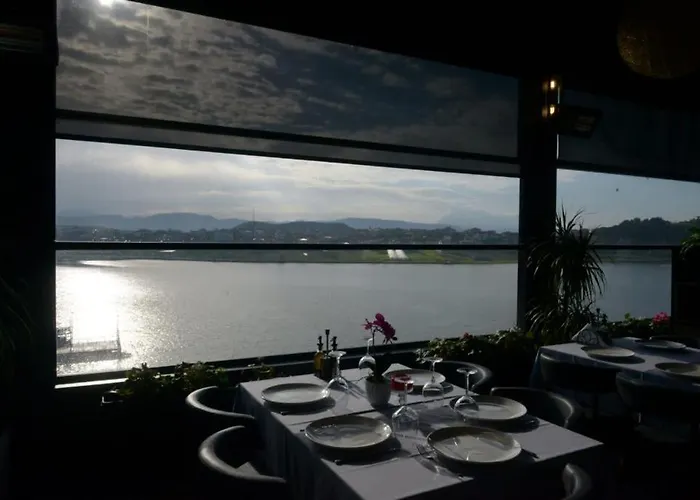 Perla E Dumrese, Bar-restaurant-hotel 4*