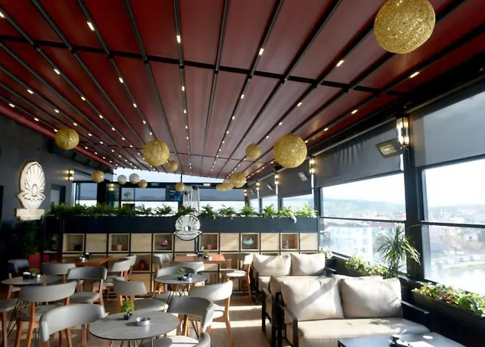 Perla E Dumrese, Bar-restaurant-hotel מלון Belsh