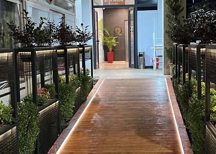 Perla E Dumrese, Bar-restaurant-hotel מלון Belsh